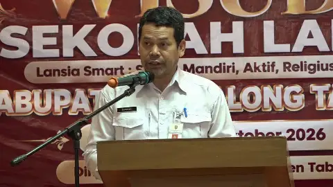 Tak Kenal Usia! 31 Lansia Tabalong Diwisuda, Buktikan Belajar Tak Ada Batasnya