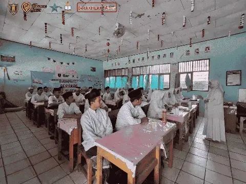 Dispersip Tabalong Dorong Budaya Baca Generasi Muda Lewat Gerakan Literasi Sekolah di MTsN 9 Tabalong
