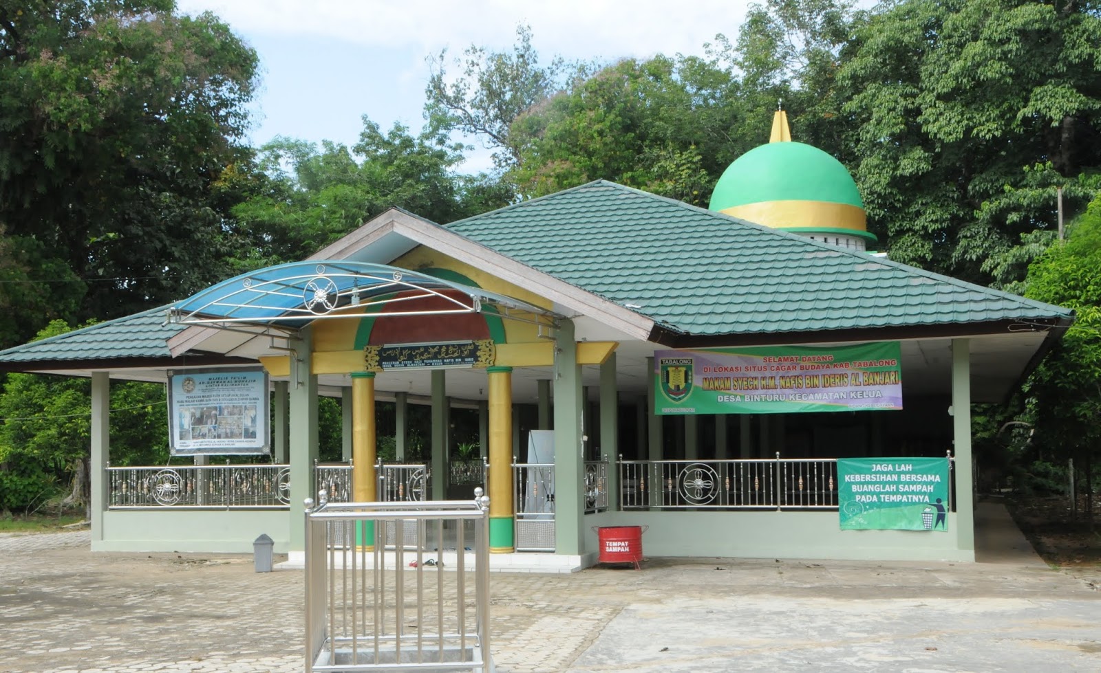 Makam Syekh Muhammad Nafis